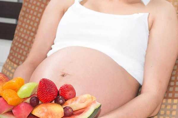 怀孕前三月呕吐厉害是孩子发育畸形的症状吗？