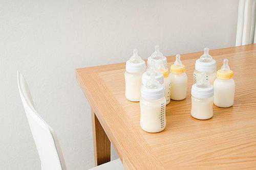 深圳供卵价格多少钱_三段奶粉适合多大宝宝？如何换奶粉？